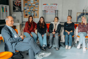 W. Bücherl im Gespräch (Foto Schöb)