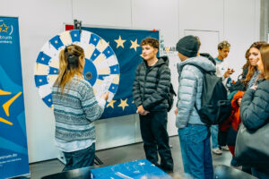 Europe Direct ist mit vielen Spielen und Infos am Start (Foto Schöb)