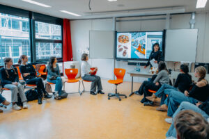 S. Gohl bei ihrer Kurzpräsentation (Foto Schöb)